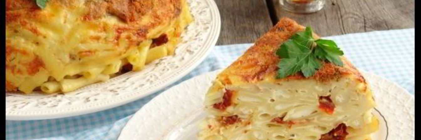 Макаронная запеканка с вялеными томатами