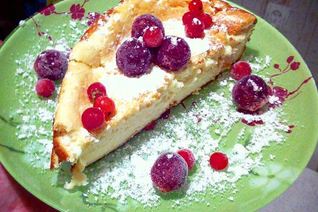 Нежная творожная запеканка с ягодами