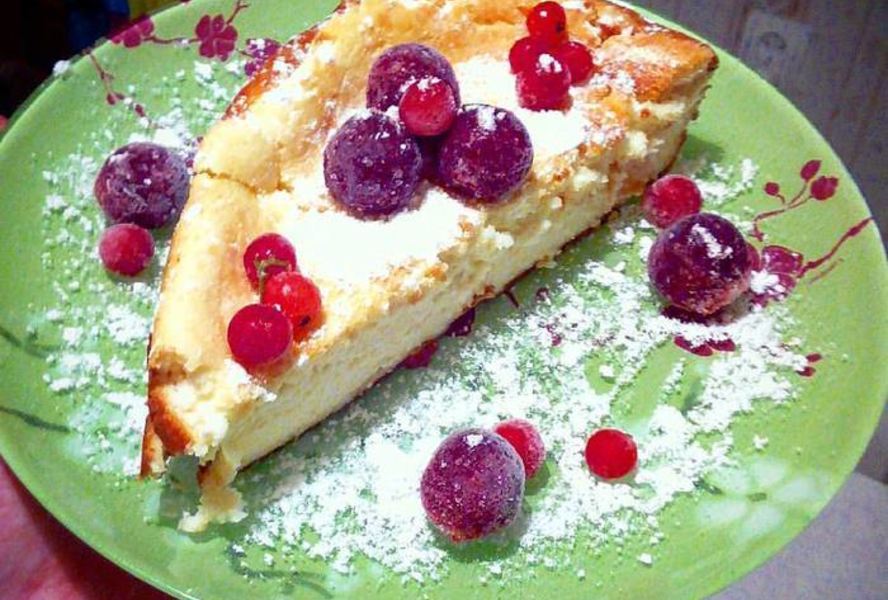 Нежная творожная запеканка с ягодами