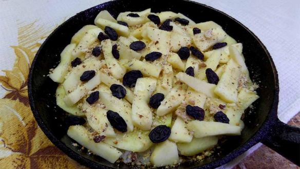 ШАГ 8. рисовая запеканка с яблоками и изюмом