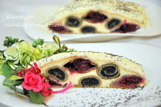 Творожная запеканка с вишней и маком