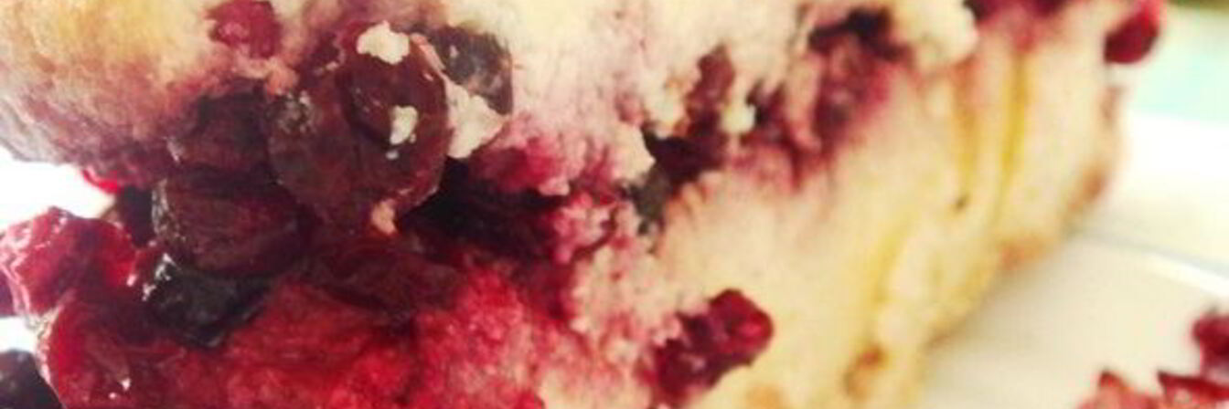 Творожно-ягодная запеканка