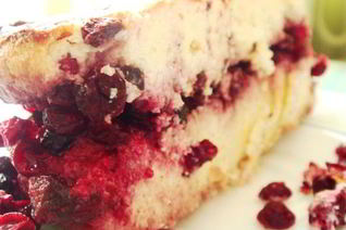 Творожно-ягодная запеканка