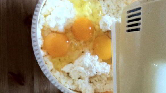 ШАГ 4. воздушная запеканка с изюмом