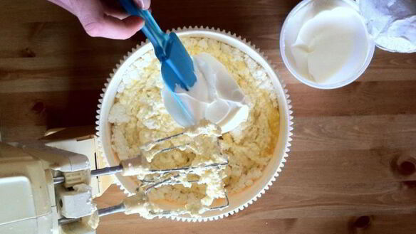 ШАГ 5. воздушная запеканка с изюмом