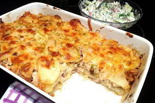 Запеканка из говядины с пореем и хреном