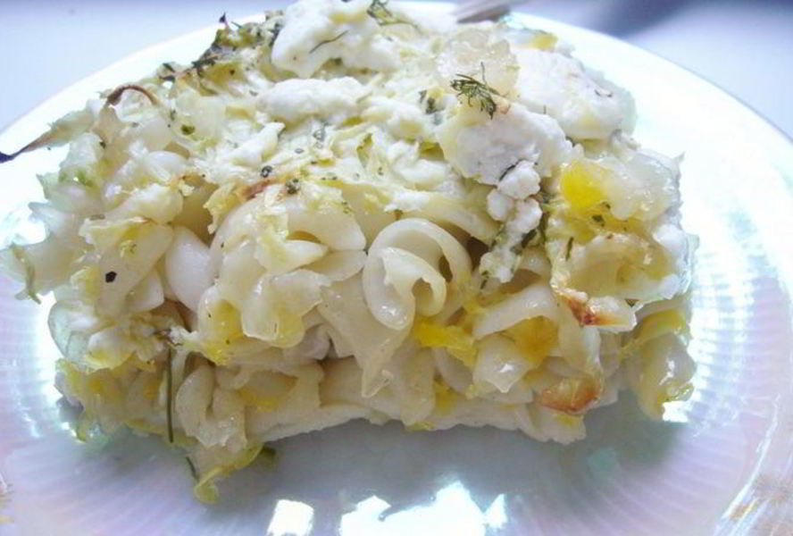 Запеканка из кабачка, феты и макарон