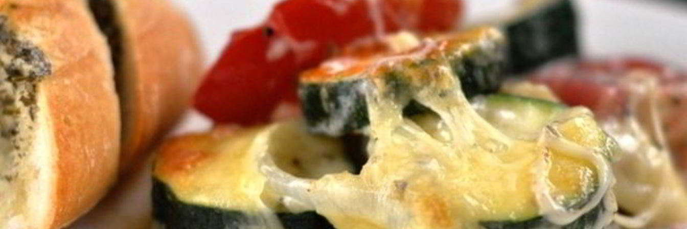 Запеканка из кабачков и томатов с орегано