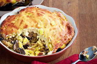 Запеканка из соленых грибов и картофеля