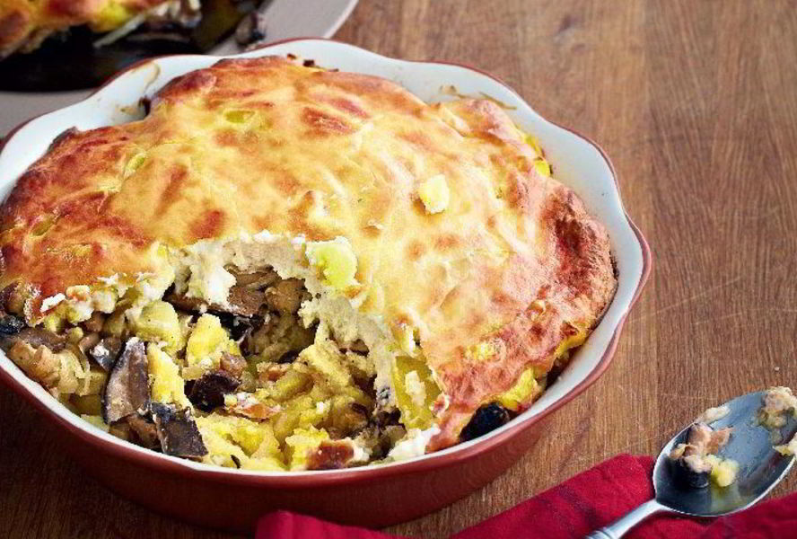 Запеканка из соленых грибов и картофеля
