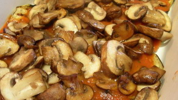 ШАГ 8. запеканка с баклажанами, грибами и моцареллой