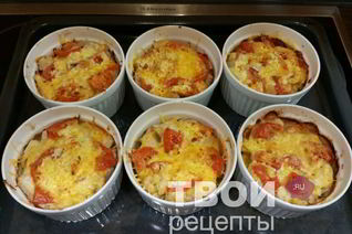 Запеканка с курицей в формочках