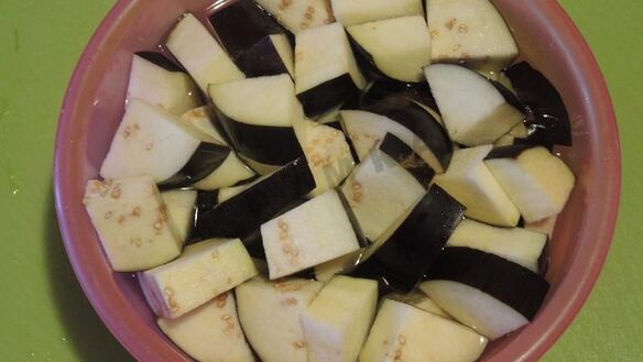 ШАГ 3. баклажаны с чесноком