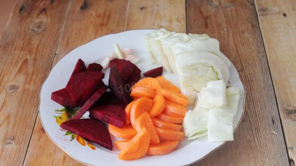 ШАГ 5. капуста на зиму со свеклой и морковью