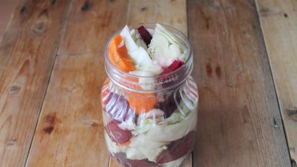 ШАГ 7. капуста на зиму со свеклой и морковью