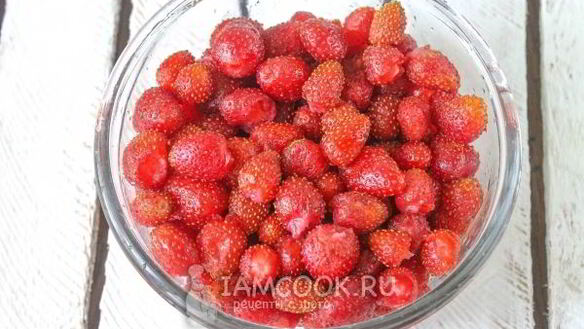 ШАГ 3. клубника в собственном соку на зиму