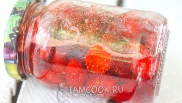 ШАГ 7. клубника в собственном соку на зиму
