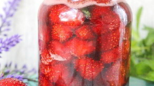 ШАГ 9. клубника в собственном соку на зиму