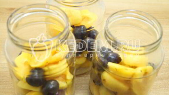 ШАГ 2. компот из абрикосов и черешни на зиму