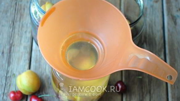 ШАГ 7. компот из черешни и абрикоса