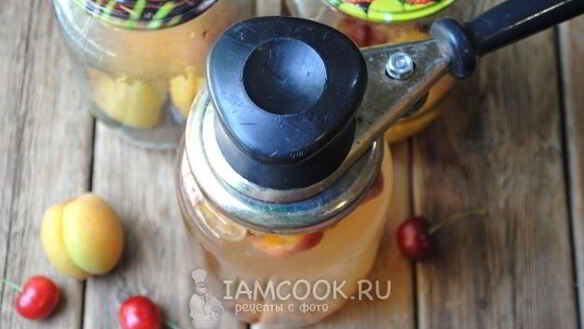 ШАГ 11. компот из черешни и абрикоса
