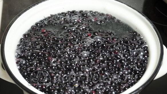 ШАГ 3. компот из черники