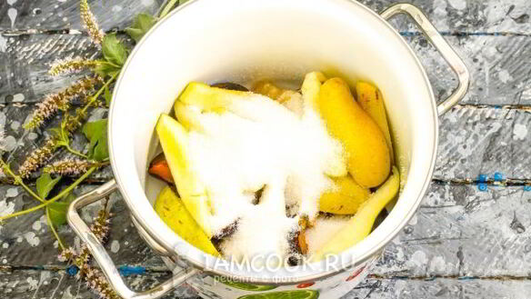 ШАГ 10. компот из груш и слив на зиму