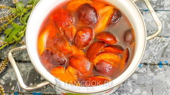 ШАГ 12. компот из груш и слив на зиму