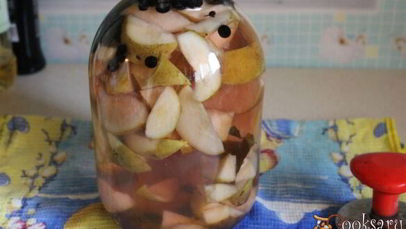 ШАГ 5. компот из груш с черноплодной рябиной и малабарской корицей на зиму