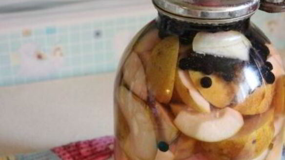 ШАГ 6. компот из груш с черноплодной рябиной и малабарской корицей на зиму