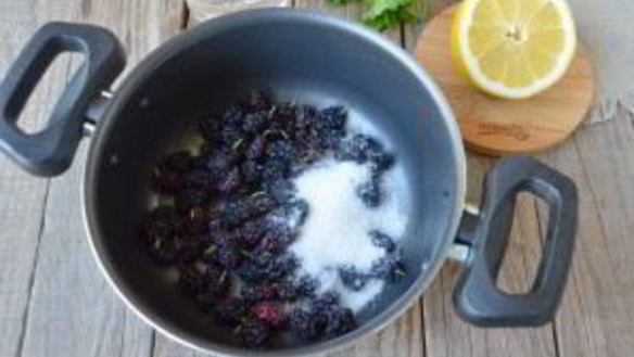 ШАГ 2. компот из шелковицы