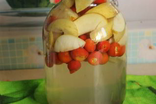 Компот из шиповника и яблок на зиму