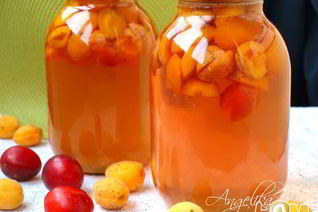 Компот из слив и абрикос на зиму