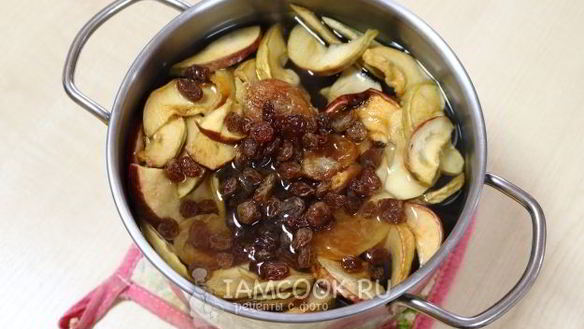 ШАГ 7. компот из сушеных яблок, изюма и кураги
