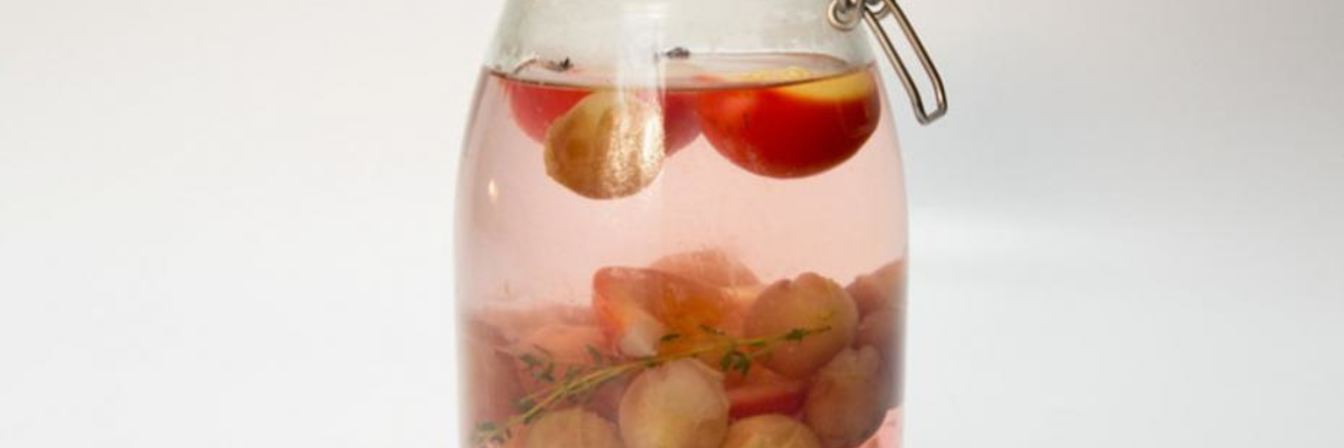 Компот из винограда и сливы