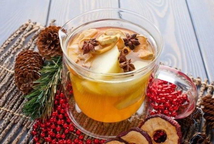 Компот из яблок и сухофруктов