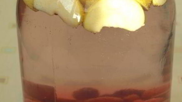 ШАГ 3. компот из яблок, кизила и бузины