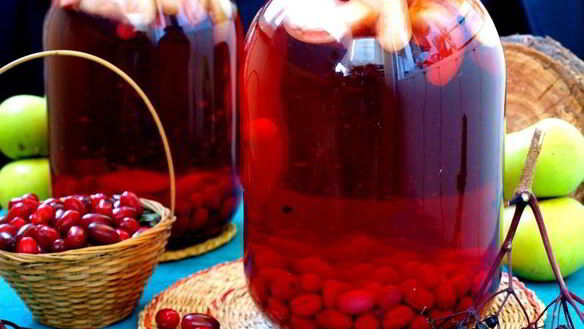 ШАГ 6. компот из яблок, кизила и бузины