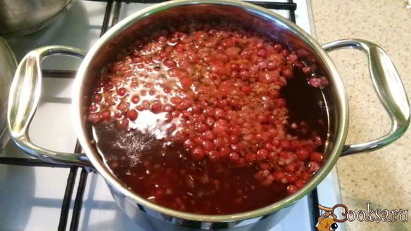 ШАГ 3. компот из замороженной смородины и малины