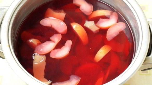 ШАГ 5. компот с яблоками, малиной, калиной и айвой