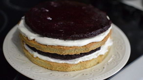 ШАГ 12. ванильный торт с ягодным компоте