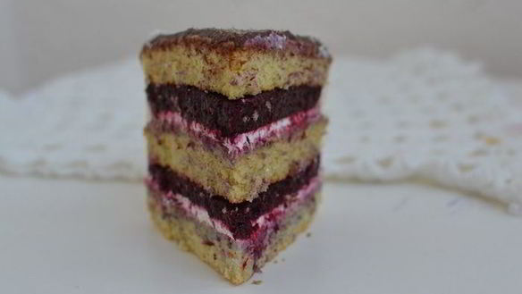 ШАГ 18. ванильный торт с ягодным компоте