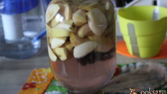 ШАГ 5. яблочный компот с черноплодкой на зиму