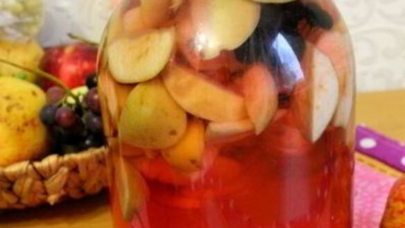 ШАГ 6. яблочный компот с черноплодкой на зиму