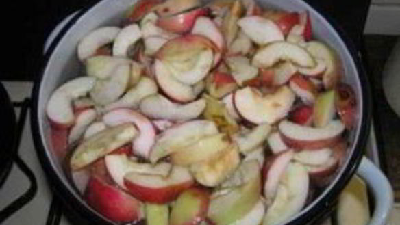 ШАГ 3. яблочный компот