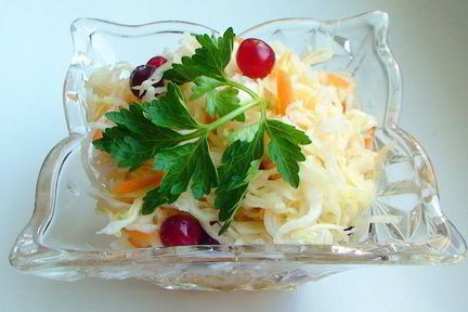 Квашеная капуста с клюквой