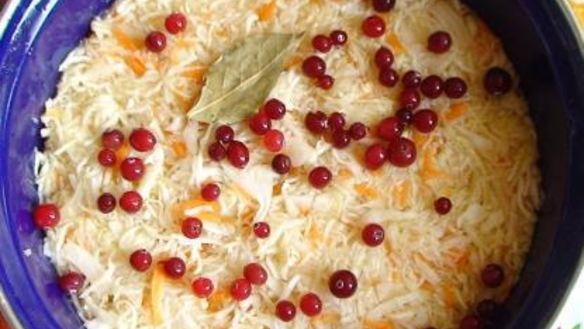 ШАГ 5. квашеная капуста с клюквой