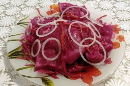 Квашеная капуста со свеклой