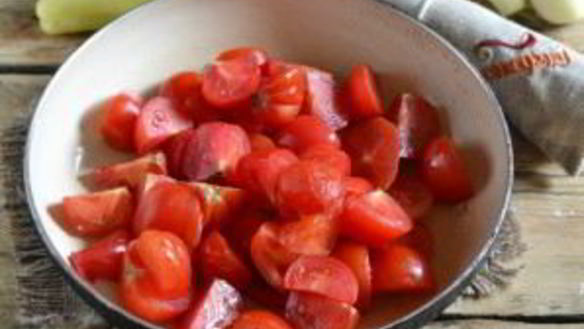 ШАГ 2. лук в томатной заливке на зиму