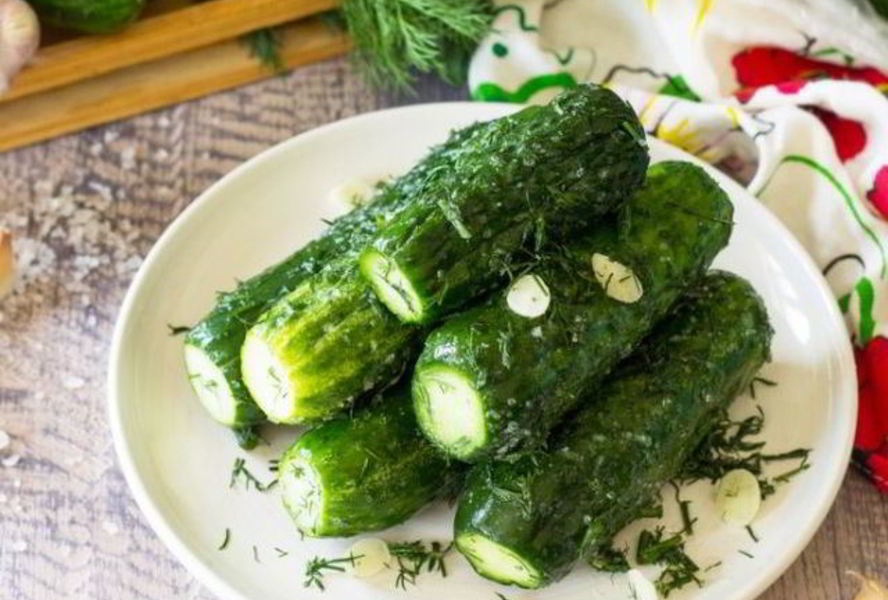 Быстрые маринованные огурцы без закатки
